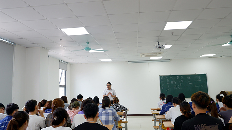 Chăm chỉ – kiên trì: Yếu tố quan trọng quyết định giúp sinh viên chinh phục tiếng Trung
