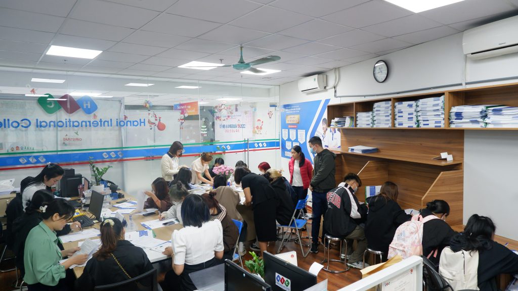Trường Cao đẳng Quốc tế Hà Nội chào đón Tân sinh viên K11 đầu tiên tựu  trường nhập học » TRƯỜNG CAO ĐẲNG QUỐC TẾ HÀ NỘI