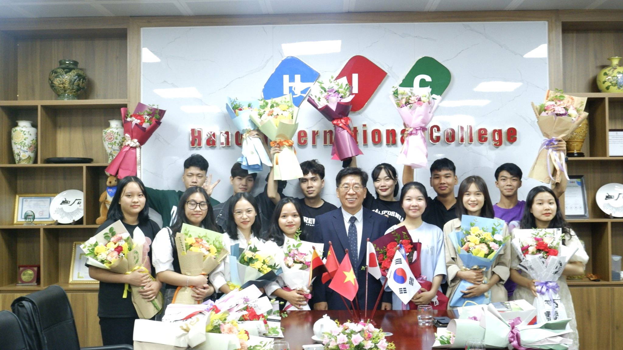 Lễ chúc mừng sinh viên HIC đỗ visa du học Hàn Quốc