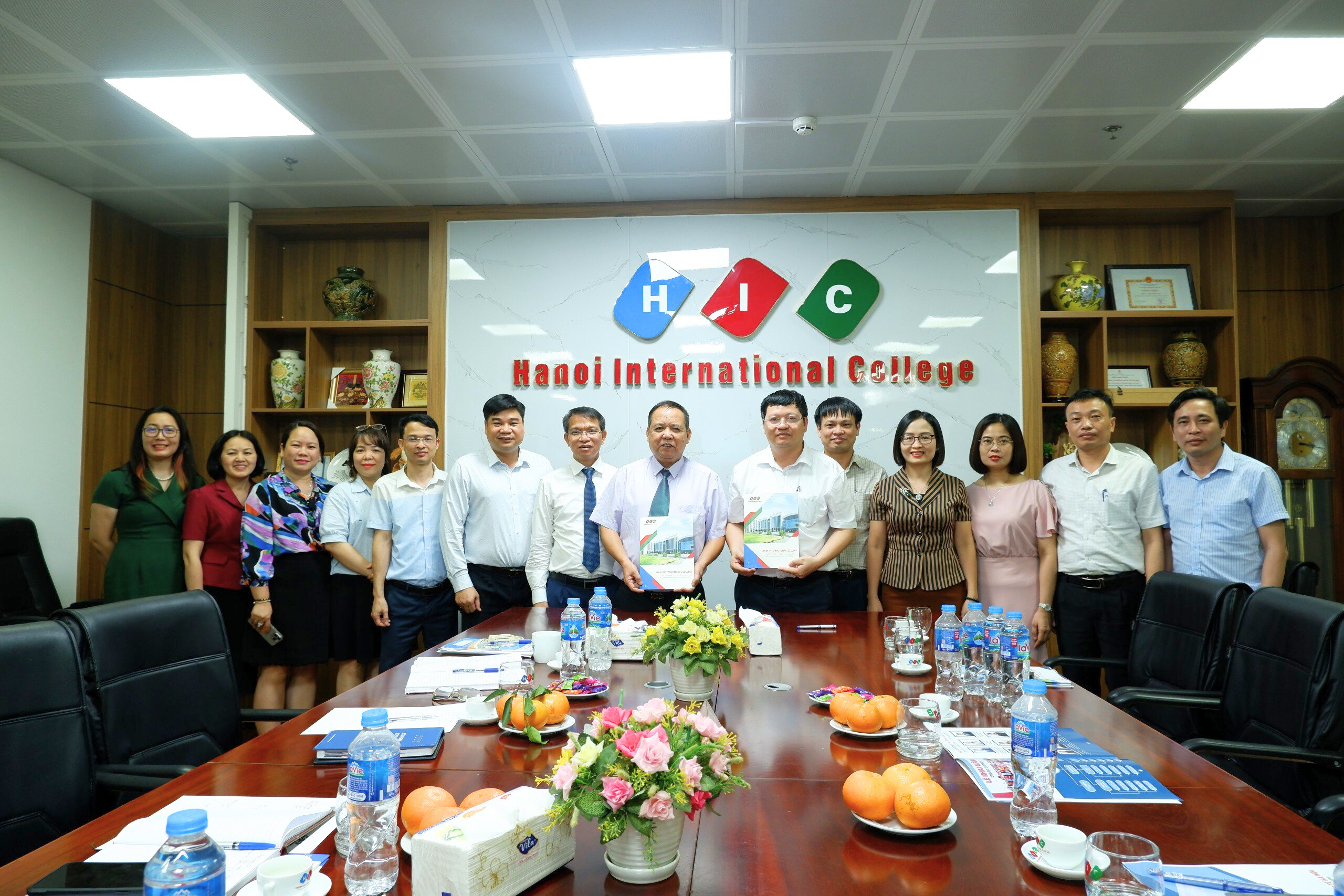 Lễ ký kết biên bản thỏa thuận hợp tác giữa Trường Cao đẳng Quốc tế Hà Nội và Đại học Thái Bình