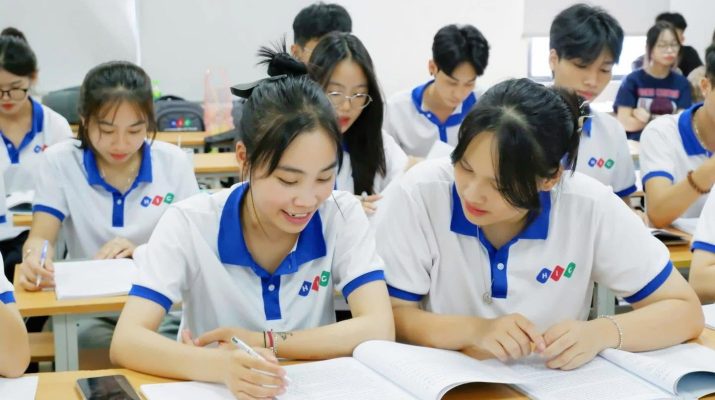 Sinh viên Quản trị Kinh Doanh tại Trường Cao đẳng Quốc tế Hà Nội